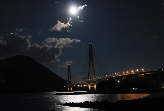 しまなみ海道、多々羅大橋の夜景