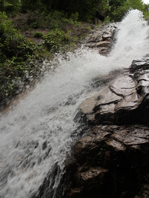 白井の滝（佐伯区湯来町）