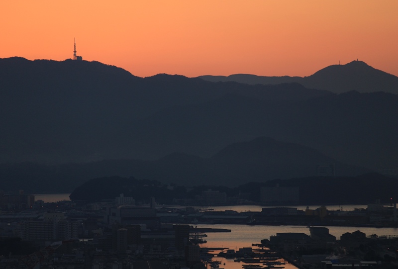鈴が峰公園からの絵下山