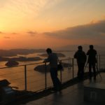 『亀老山展望公園』から来島海峡大橋と夕日を望む（大島）