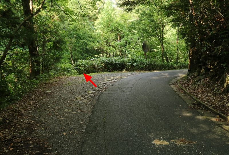 岩井谷の大龍頭、入口