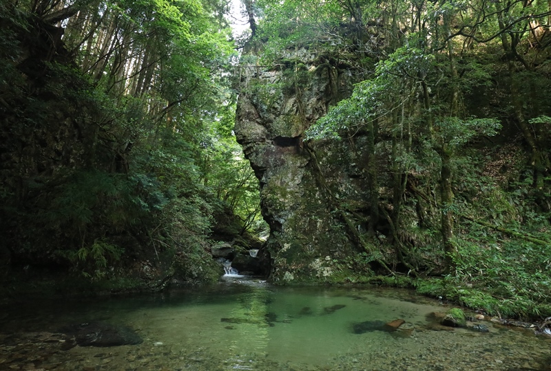 岩井谷の大龍頭、岩井谷川の峡門