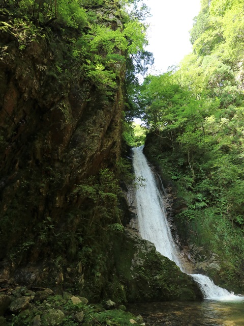 岩井谷の大龍頭（武者かくしのた滝）