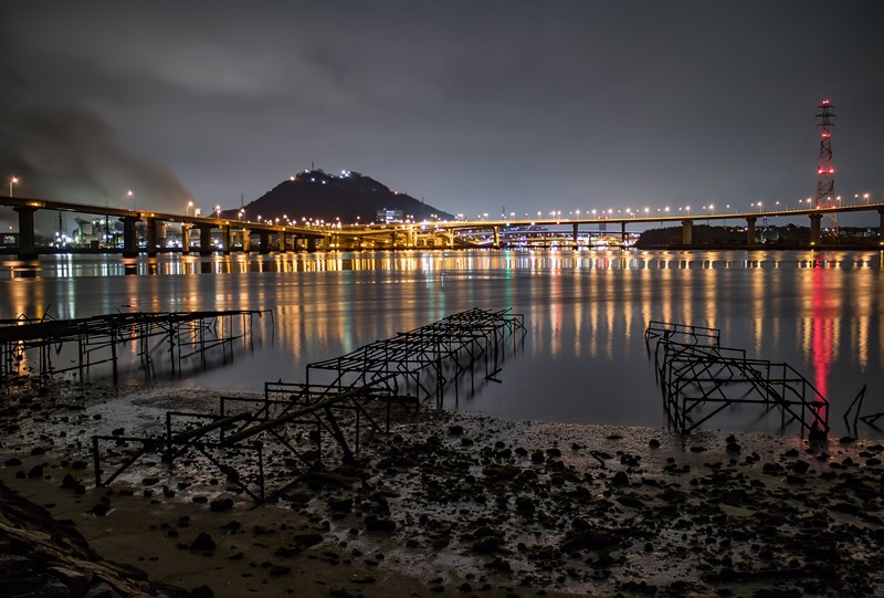 坂町から仁保JCTの夜景