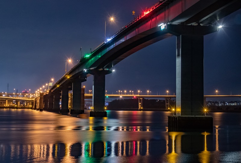 坂町から仁保JCTの夜景「広島大橋（広島呉道路）」