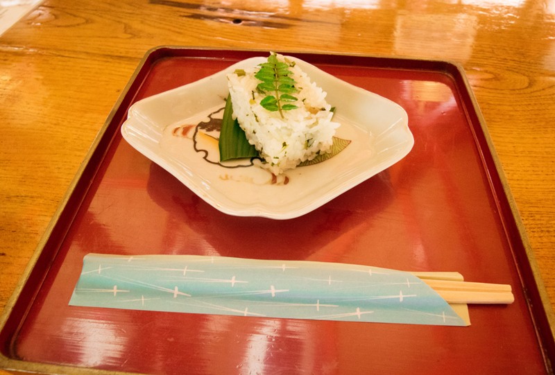 右平『花園の里』、葉ワサビ寿司