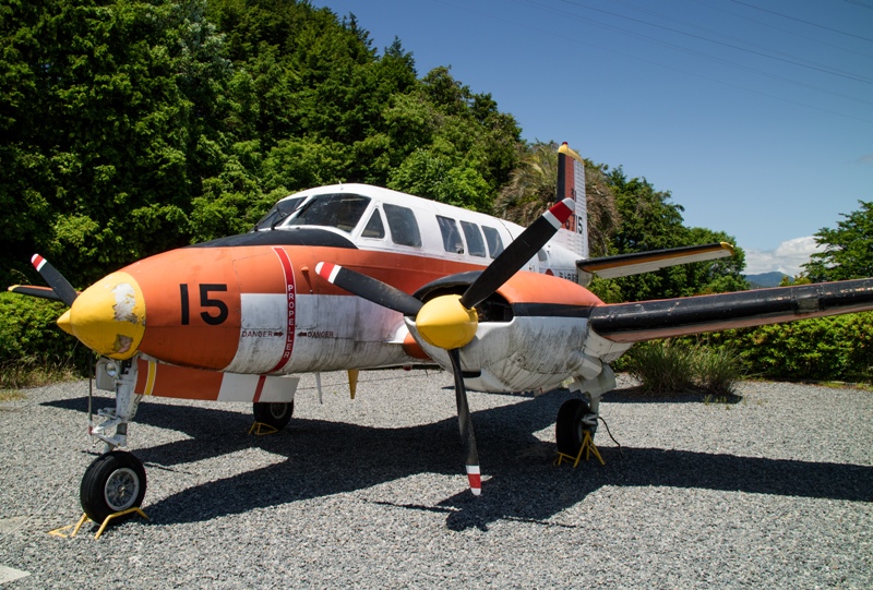 蜂ヶ峯総合公園、自衛隊の飛行機が展示されている